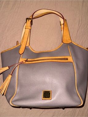 Dooney & Bourke Maddie tote